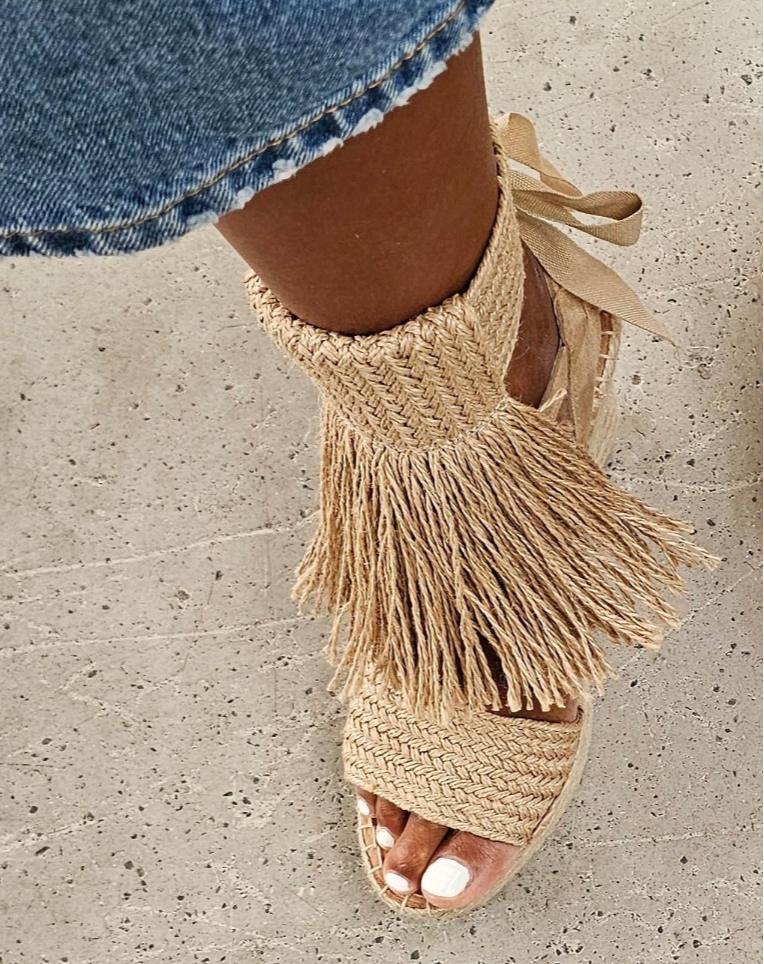 wedge fringe-yute natural